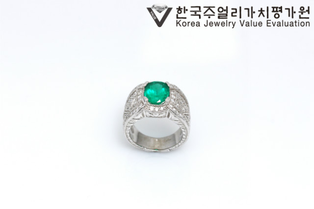 V31255EMOR_150609[Emerald ring_하나(손)] copy.jpg